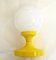 Lámpara de mesa vintage grande con base de metal lacado en amarillo y esfera de vidrio opalino blanco, años 60, Imagen 5