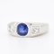 Art Deco Ring aus synthetischem Saphir und Diamant mit drei Steinen 11