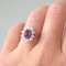Vintage Marguerite Ring aus Gold mit Rubin und Diamanten 2