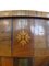 Elegante Louis Philippe Vitrine aus Nussholz mit Blumenglas, Italien, 19. Jh. 4