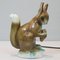 Art Deco Porzellan Eichhörnchen Lampe mit Tannenzapfen 7