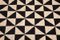 Tappeto Kilim bianco e nero con motivo geometrico, anni '60, Immagine 4