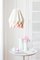 Lampe Origami Blanc Polaire avec une Bande Rose Pastel par Orikomi 2
