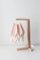 Lámpara de mesa en rosa pastel con franja en blanco polar de Orikomi, Imagen 1