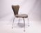 Modell 3107 Seven Stuhl aus hellgrauem Leder von Arne Jacobsen für Fritz Hansen, 1980er 2
