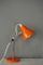 Kleine orangefarbene verchromte Metall Schreibtischlampe, 1950er 1