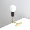 Verstellbare moderne On The Edge Messing Schreibtischlampe von Balance Lamp 2