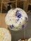 Lampada a sfera in vetro di Murano bianco latte con murrine blu e foglia oro di Simoeng, Immagine 4