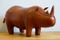 Reposapiés en forma de rinoceronte pequeño de cuero de Dimitri Omersa, años 80, Imagen 1