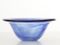 Blau gesprenkelte Vintage Schale aus geblasenem Glas von Kosta Boda 1