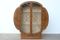 Runde Art Deco Vitrine aus Nussholz mit Glasregalen 1