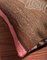 Cuscino in lana e cotone rosa/marrone ricamato a mano di Zencef, Immagine 6