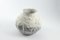 Weiße Vase mit Engobe und Rissen von ymono, 2018 1