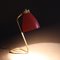Französische Mid-Century Tischlampe aus Messing mit rotem Schirm, 1950er 2