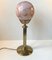 Lámpara de mesa escandinava vintage de vidrio rosa y latón acanalado, años 70, Imagen 5