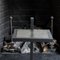 Mesa Bronx Martini de acero recubierto en pintura en polvo con tablero de cuarzo y escayola agrietada de Casa Botelho, Imagen 2