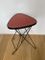 Tavolino tripode rosso con portariviste, anni '50, Immagine 3