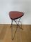 Table d'Appoint Tripode Rouge avec Porte-Revues, 1950s 6