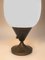 Eiförmige italienische Mid-Century Tischlampe aus Messing & Opalglas, 1960er 5