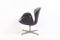 Sedia Swan in pelle nera di Arne Jacobsen per Fritz Hansen, anni '60, Immagine 4