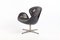 Silla Swan de cuero negro de Arne Jacobsen para Fritz Hansen, años 60, Imagen 3