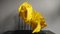 Oggetto decorativo Flame giallo in lana merino e feltro di Margaret van Bekkum, Immagine 1
