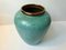 Urna o jarrón escandinavo vintage de cerámica con esmalte verde moteado, años 70, Imagen 4