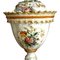 Jarrón vintage blanco de cerámica con tapa y decoración floral de Bassano, Imagen 4