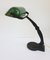 Lámpara de mesa industrial esmaltada en verde, años 30, Imagen 4