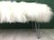 Banco de piel de oveja peludo en blanco con patas de horquilla de Zone Design Ltd, Imagen 4