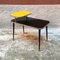 Tavolino da caffè in formica nera e gialla, legno e ottone, Italia, anni '60, Immagine 1