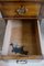 Kleiner antiker edwardianischer Schreibtisch aus Eiche & Leder 12