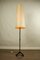 Lámpara de pie Mid-Century de latón, años 50, Imagen 1