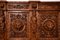 Antikes italienisches Sideboard aus geschnitztem & geformtem Nussholz, 1800er 3