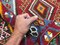 Türkischer Vintage Kilim Teppich mit Shabby Wollarien 166x93 cm 9