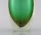Italienische Murano Vase aus mundgeblasenem grünem Glas mit Blasen, 1960er 4