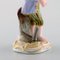 Figura en miniatura de niño con halcón de Johann Joachim Kändler de Meissen, Imagen 6