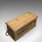Baúl de comerciantes inglés victoriano antiguo de madera de pino, década de 1850, Imagen 7