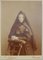 Fotografia antica di una giovane suora francese tonificata da L Jacques Paris Sepia, 1889, Immagine 4