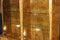 Vitrina doble francesa de madera nudosa de olmo de Jean Claude Mahey para Roche Bobois, años 70, Imagen 26