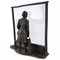 Statua vintage in zinco di una signora fiamminga che fa shopping da vetrina al supermercato UNIC, Immagine 4