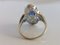 Goldener Ring aus 18 Karat im Art Deco Stil mit Saphiren und Diamanten verziert 9