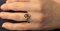 Gänseblümchen Ring aus 750/1000 Grauem Gold mit Rubin und Diamanten 5