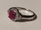 Ring mit ovalem Rubin in einem Kreis aus Diamanten 2
