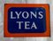 Doppelseitiges Emaille Lyons Werbeschild von Lyons Tea, 1930er 1
