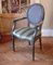 Grauer Stuhl mit Armlehnen & Designers Guild Bezug von Photoliu 1