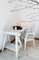 Weißer Neat Stuhl mit Armlehnen & Designers Guild Stoffbezug von Photoliu 2