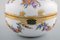 Pot à Couvercle Antique Meissen en Porcelaine Peinte à la Main avec Scène Romantique 4
