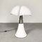 Lámpara de mesa Pipistrello blanca de Gae Aulenti para Martinelli Luce, años 70, Imagen 2