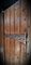 Tür aus Eiche mit Rahmen aus gemauertem Eichenholz aus dem 17. Jh 3